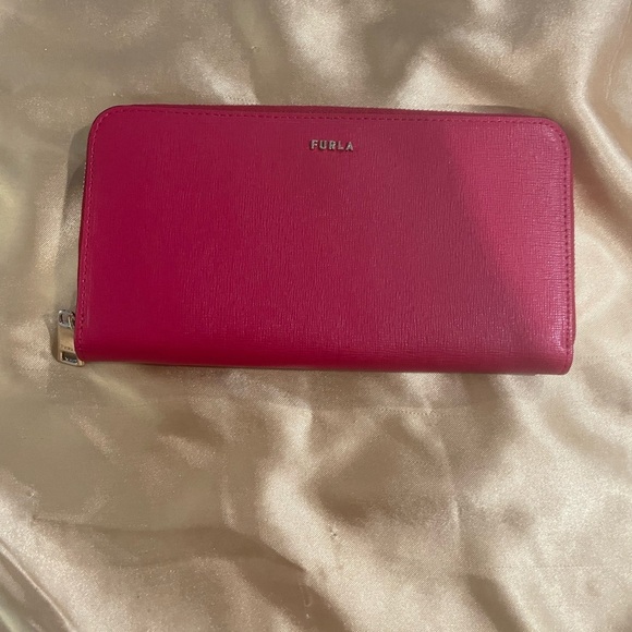 Furla Elegant Red Women's Wallet - Picture 3 of 4